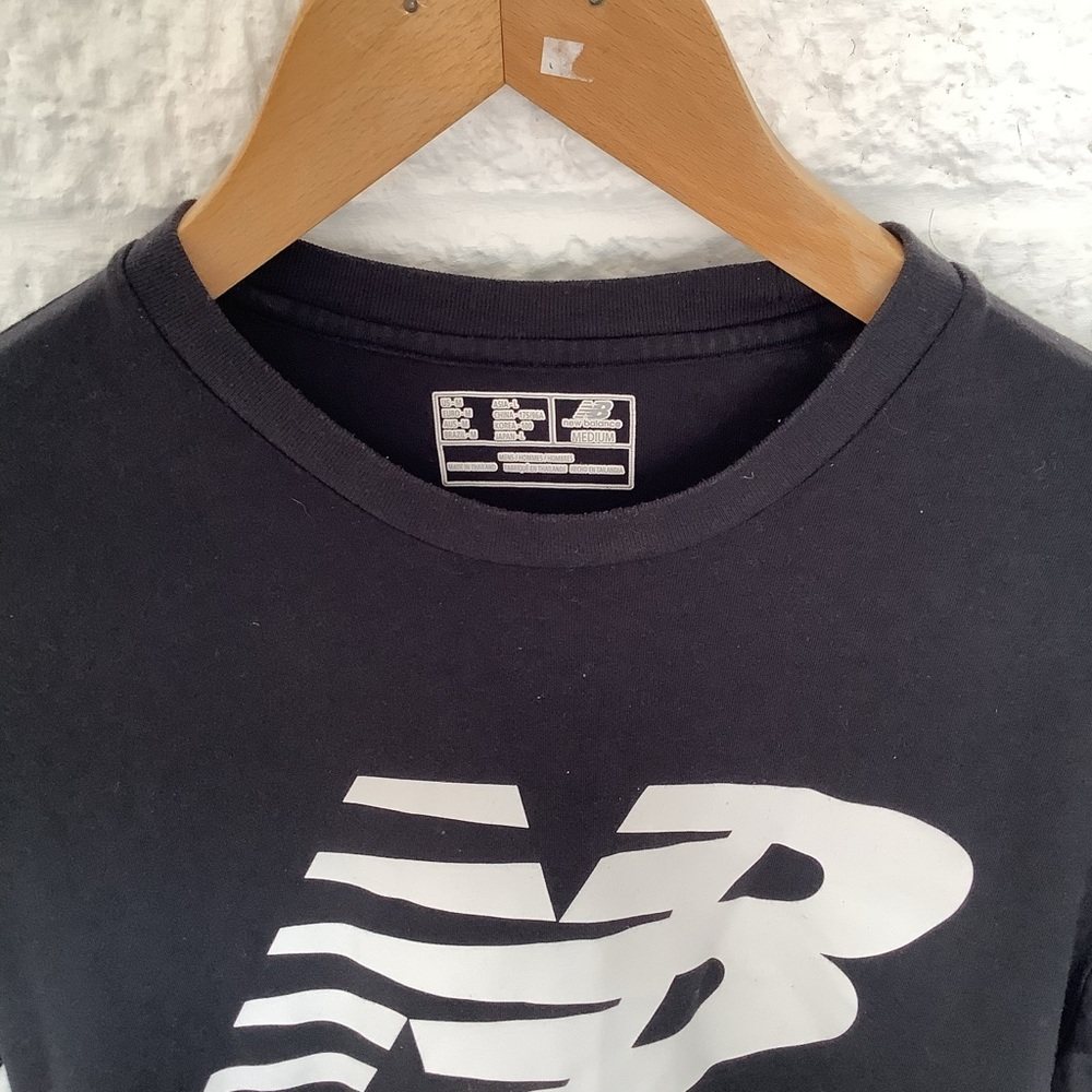 New Balance Crew Neck T Shirt - Size M - Black & White - Cotton - P2P 21” - Picture 6 of 7